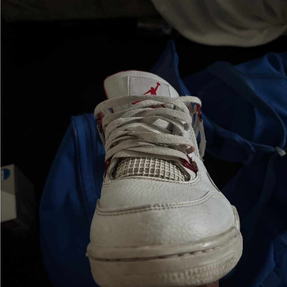 Jordan 4 “Metallic Reds” - Picture 4 of 5